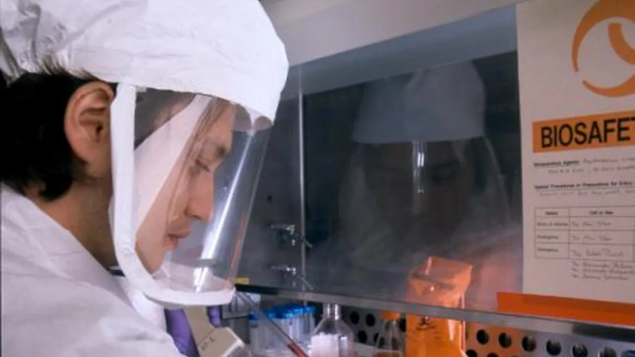 File:West Nile Vaccine Research in BSL-3 Lab.jpg